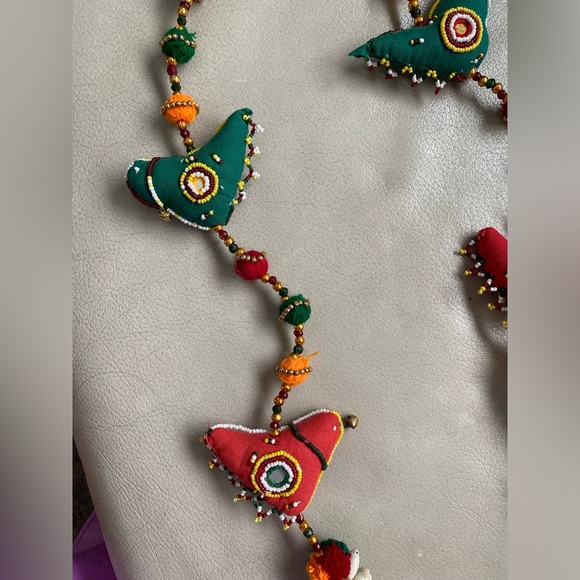 Prosperity Hens Multicolored Fair Trade 84 inches India - Picture 3 of 6